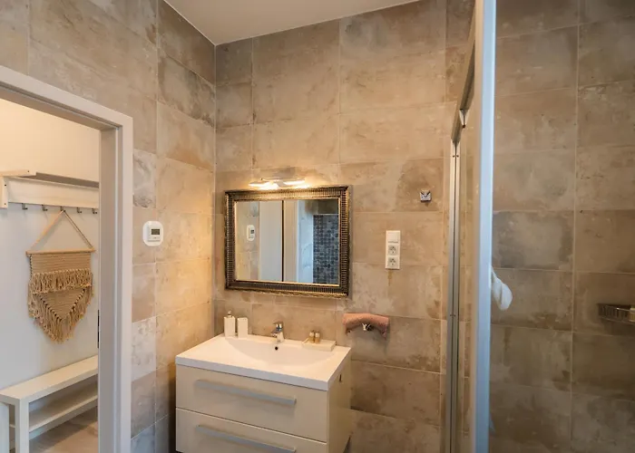 Fox A11 アパート